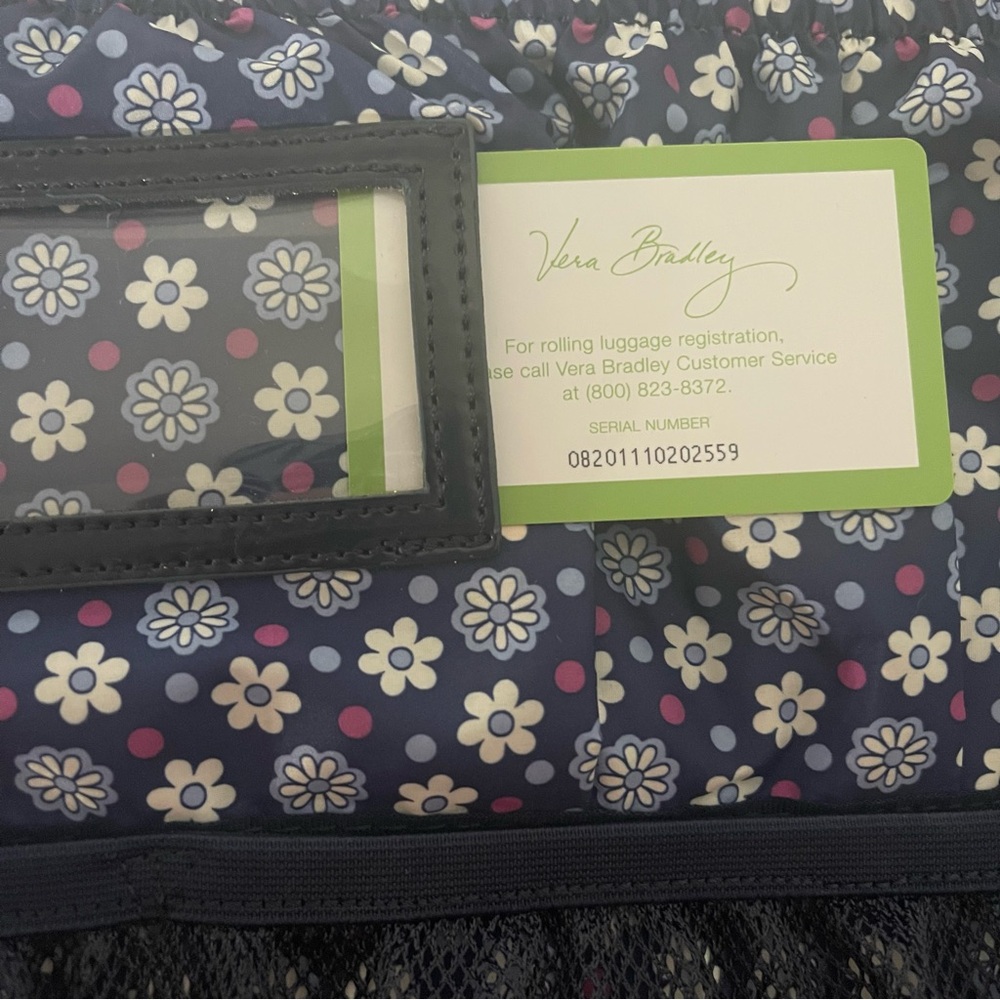 Vera Bradley spinner carry on - Picture 14 of 16